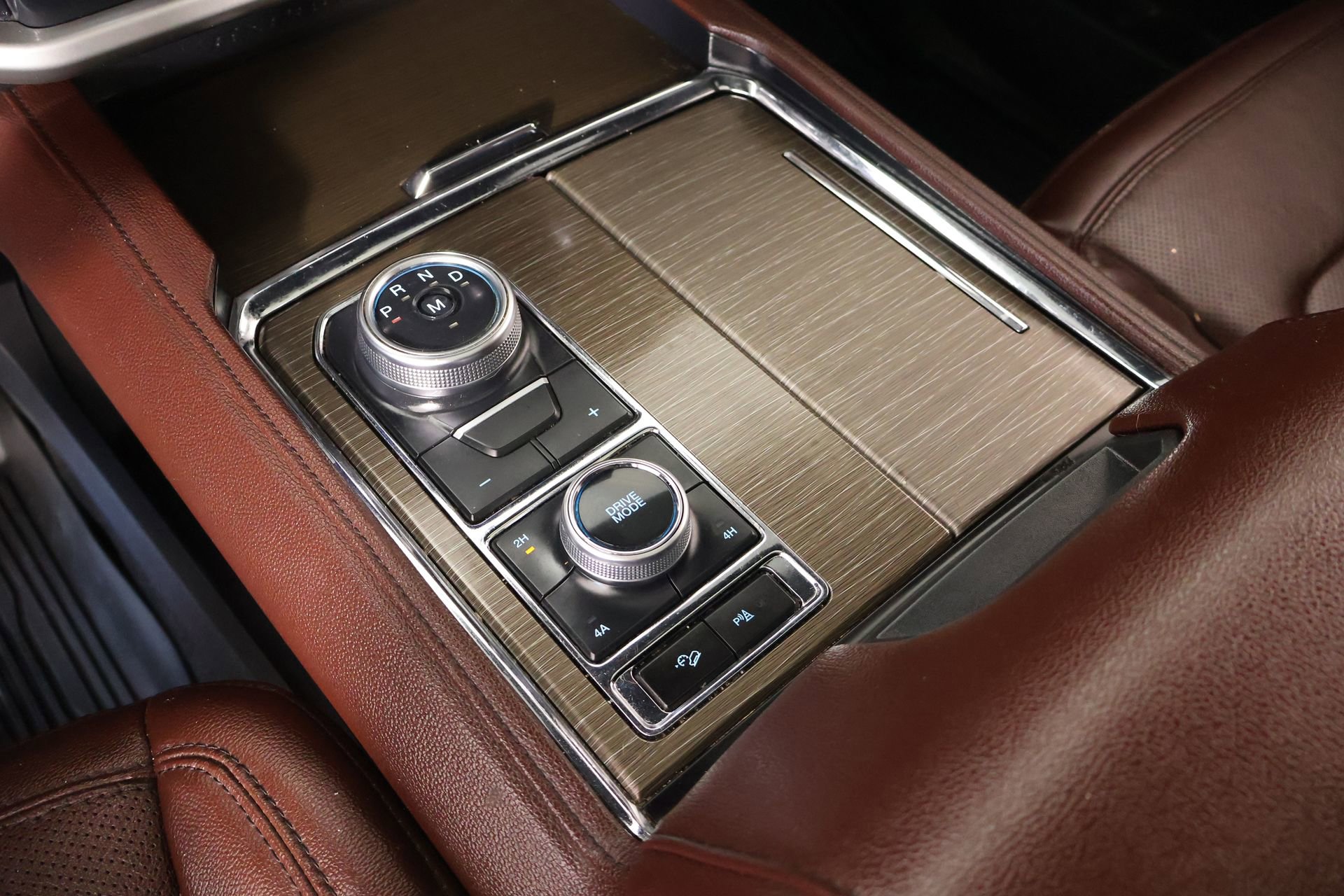 Used 2022 Ford Expedition Limited AWD/4WD image 9