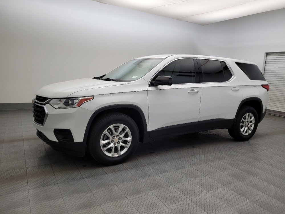 Used 2020 Chevrolet Traverse LS image 2