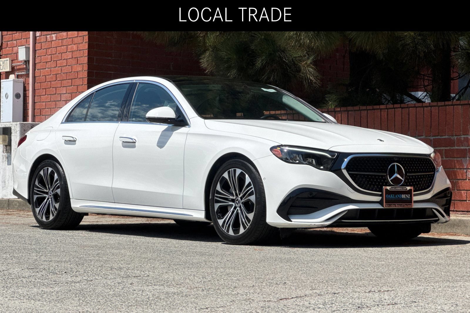 Used 2025 Mercedes-Benz E 350 4MATIC Sedan image 2