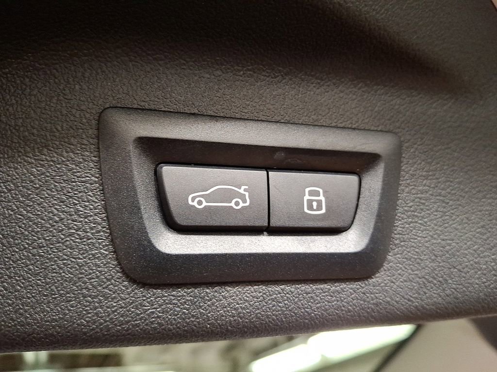 Used 2025 BMW X7 M60i image 28