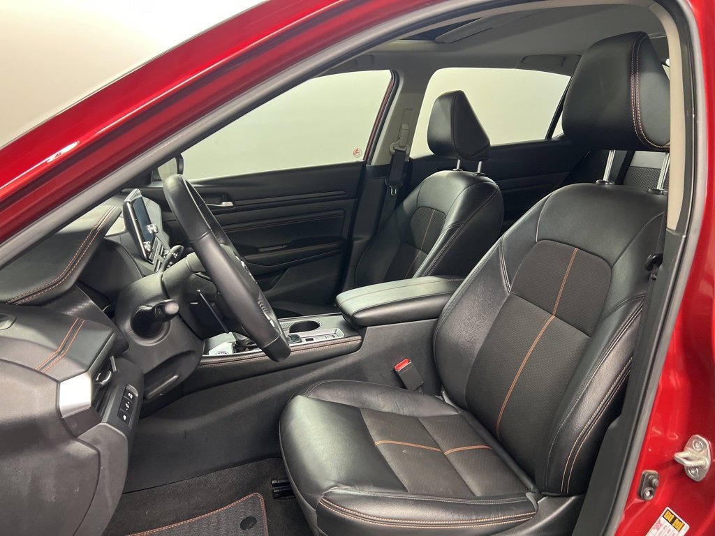 Used 2021 Nissan Altima 2.5 SR w/ SR Premium Package image 27