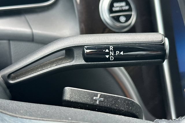 Used 2024 Mercedes-Benz GLC 300 image 24