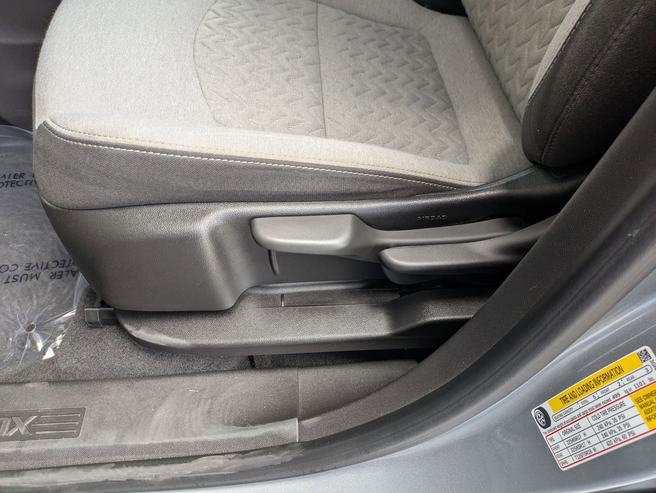 Used 2023 Chevrolet Equinox LS image 22