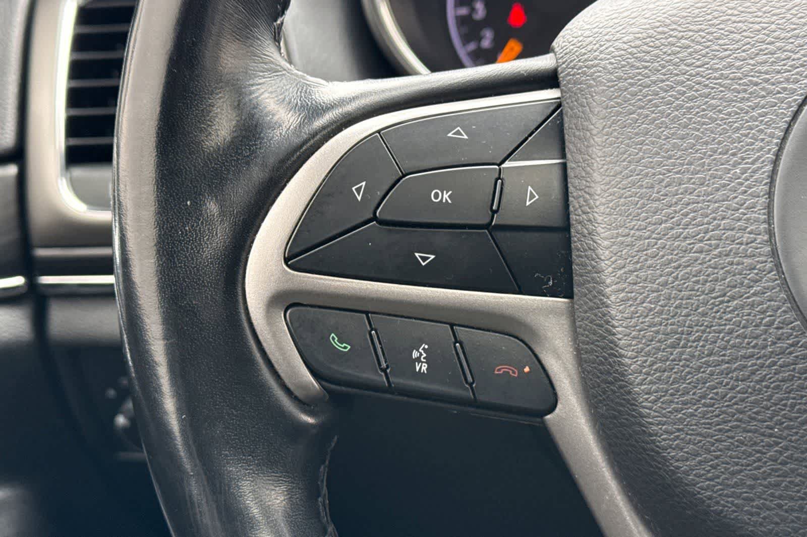 Used 2022 Jeep Grand Cherokee Limited image 27