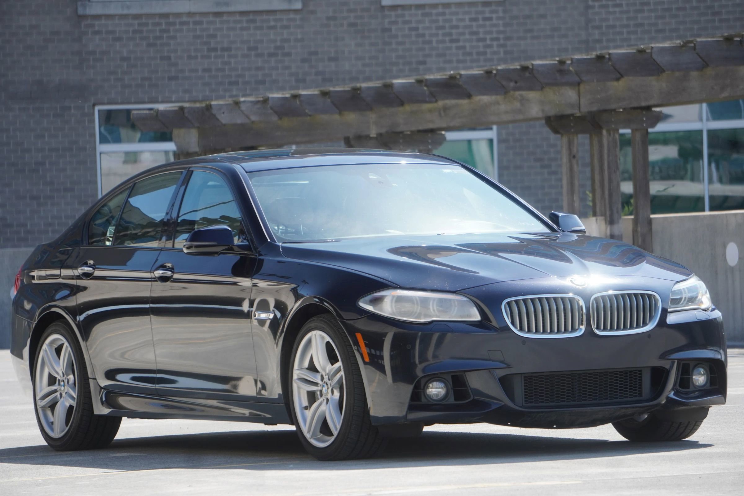 Used 2016 BMW 550i xDrive Sedan AWD/4WD image 22