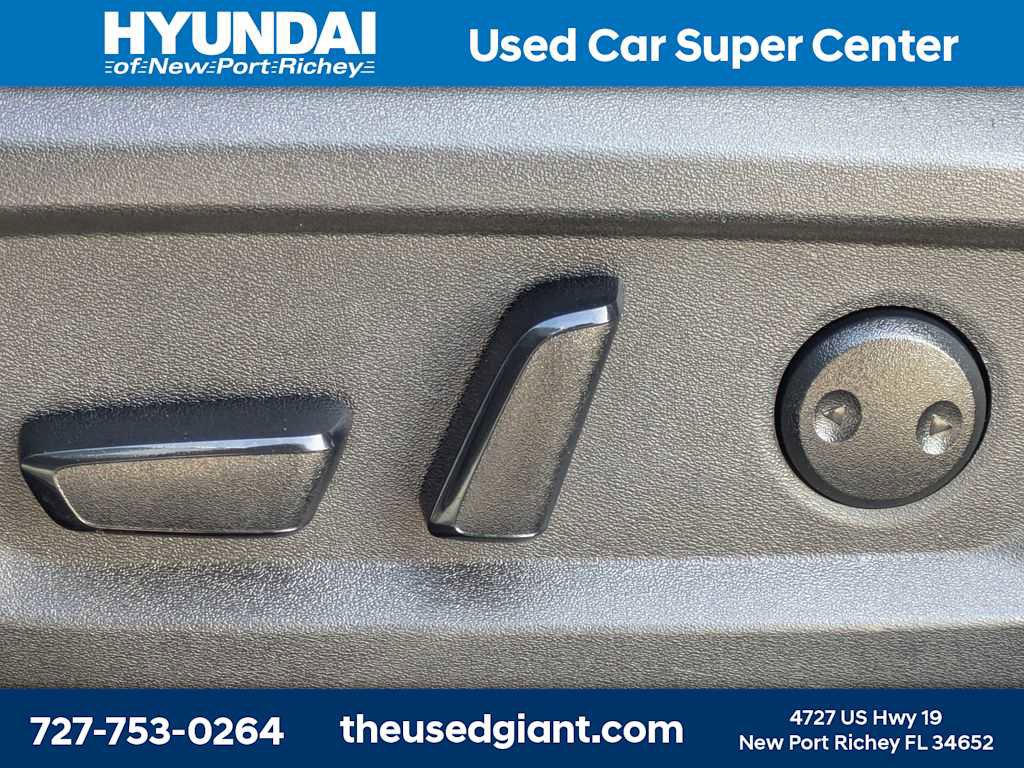 Used 2025 Nissan Rogue SL image 24