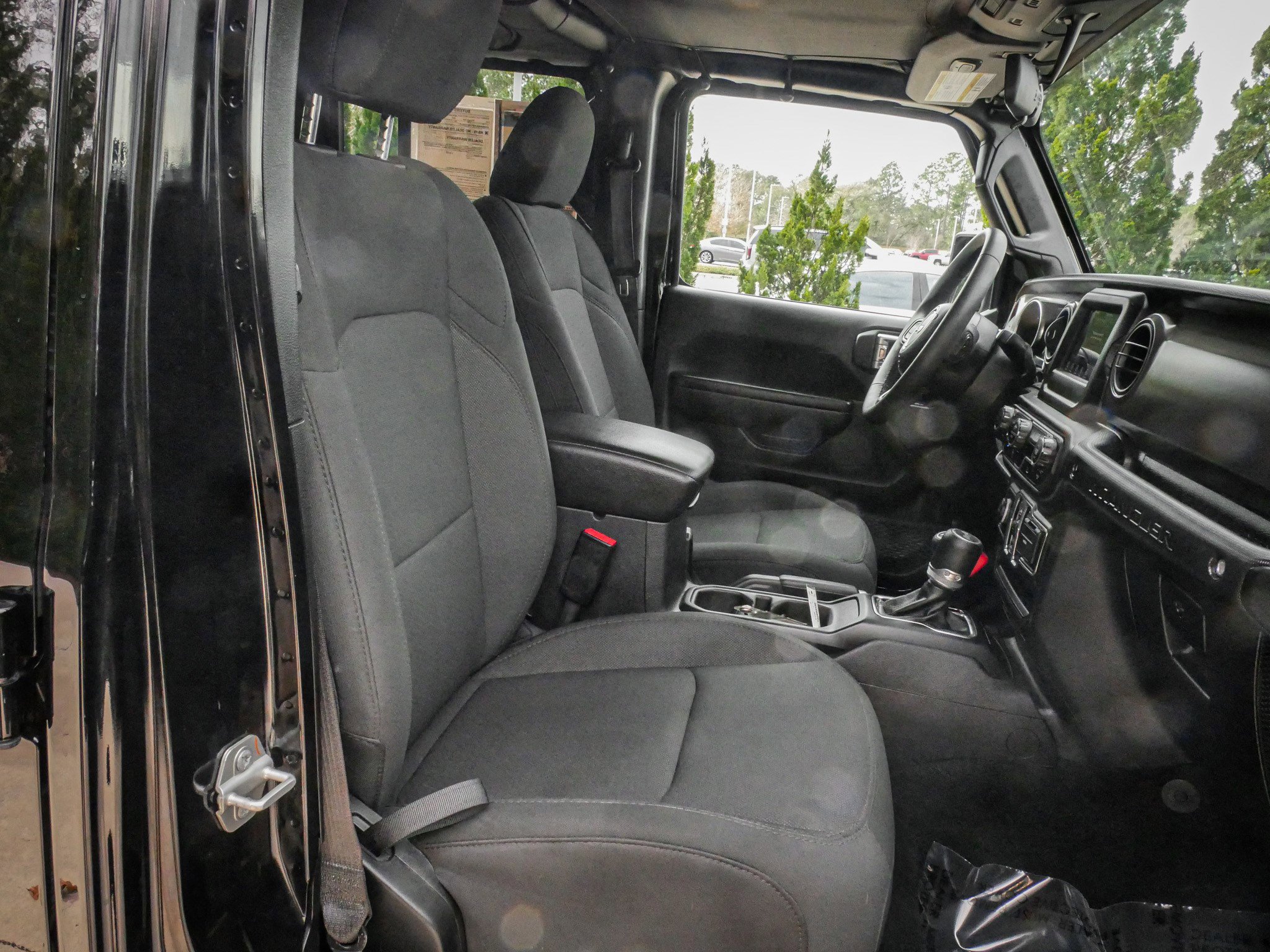 Used 2023 Jeep Wrangler Unlimited w/ Convenience Group AWD/4WD image 31