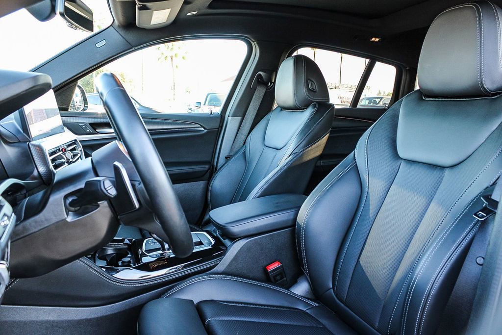 Used 2025 BMW X4 xDrive30i image 17