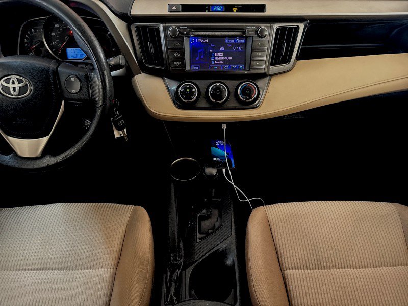 Used 2013 Toyota RAV4 LE AWD/4WD image 20