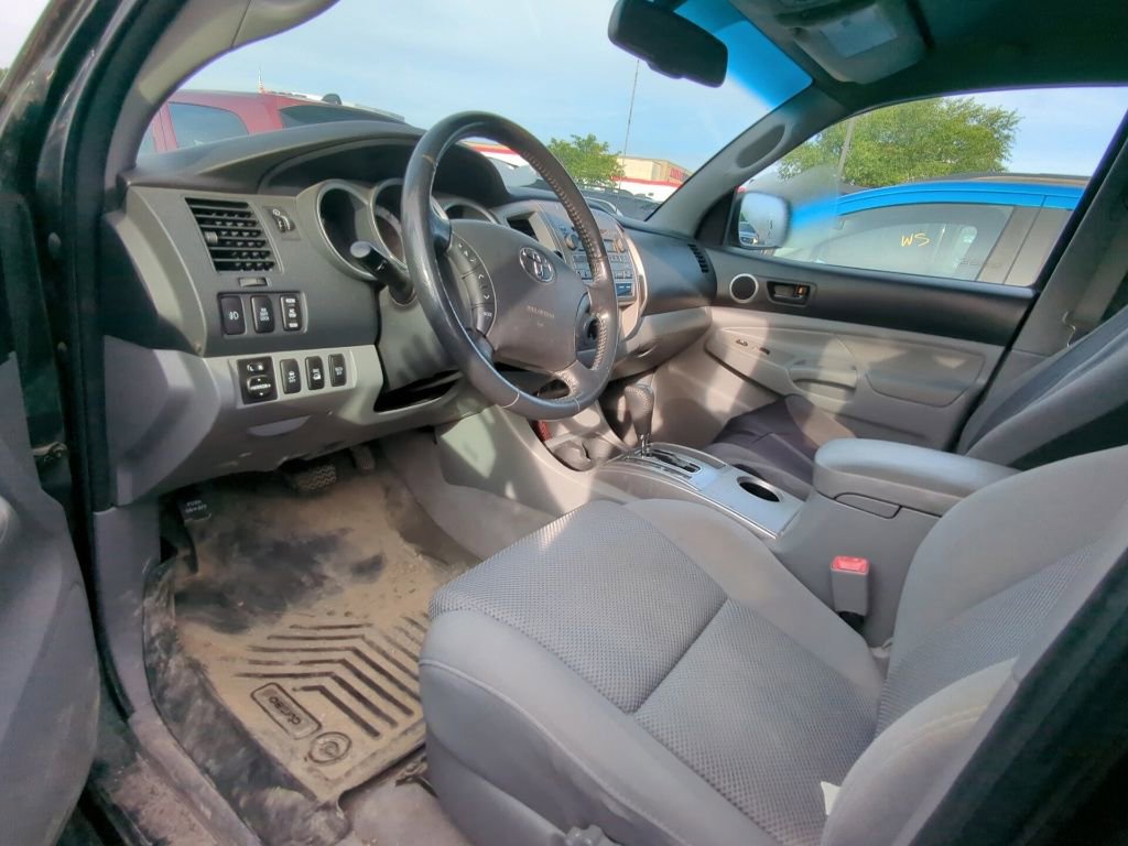 Used 2011 Toyota Tacoma 4x4 Double Cab w/ TRD Off-Road Pkg image 8