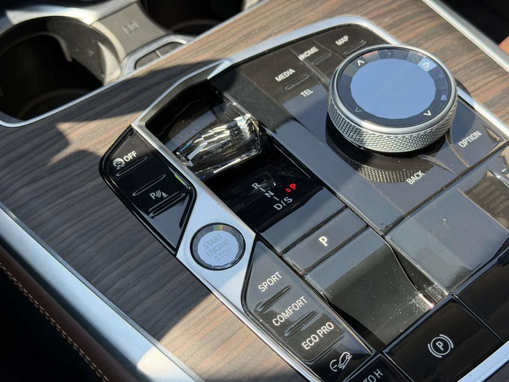 Used 2023 BMW X7 xDrive40i w/ Executive Package AWD/4WD image 23