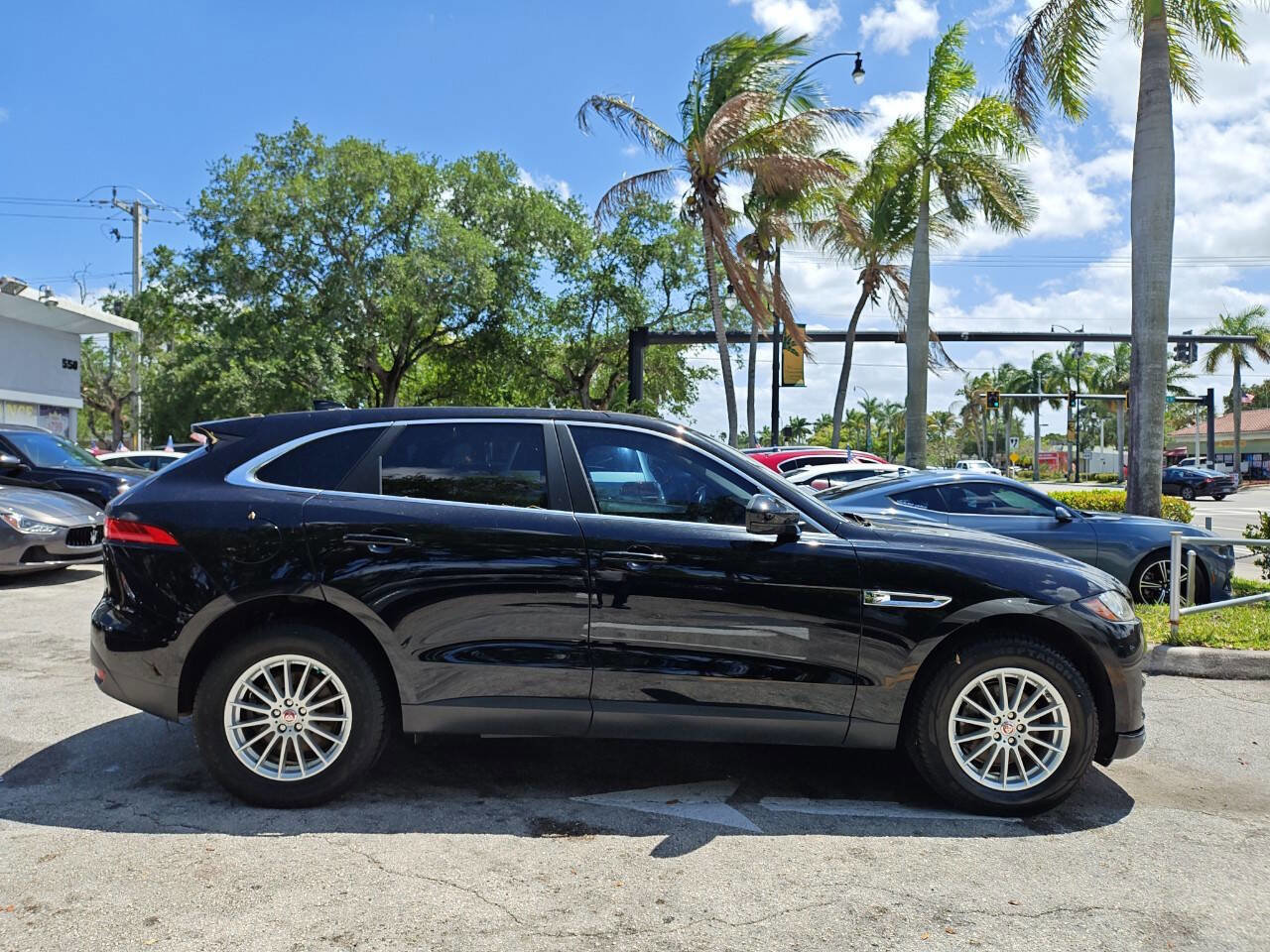 Used 2019 Jaguar F-PACE AWD/4WD image 10