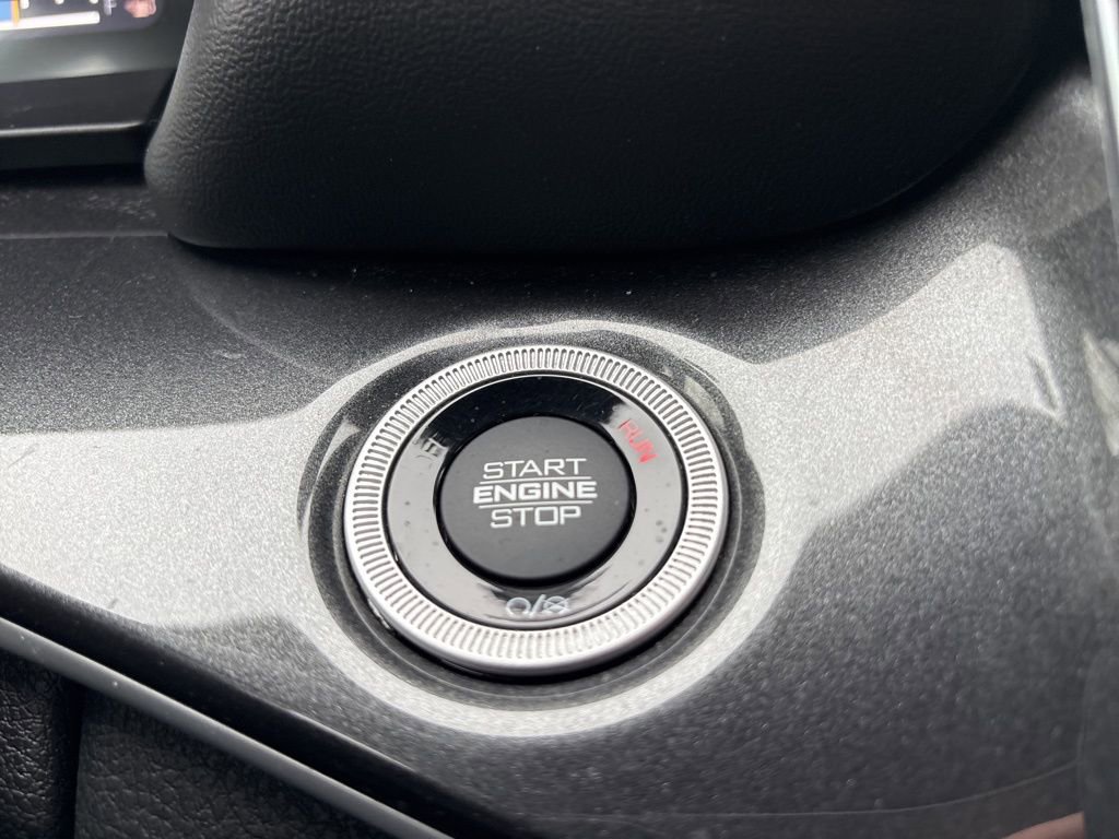 Used 2023 Jeep Grand Cherokee L Laredo image 30