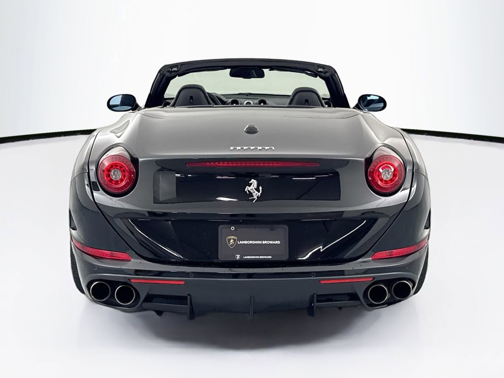 Used 2017 Ferrari California T image 6