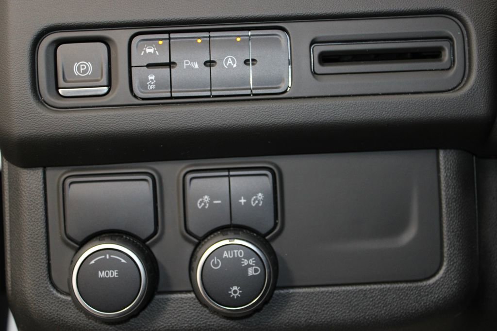 Used 2023 Chevrolet Suburban Premier image 40