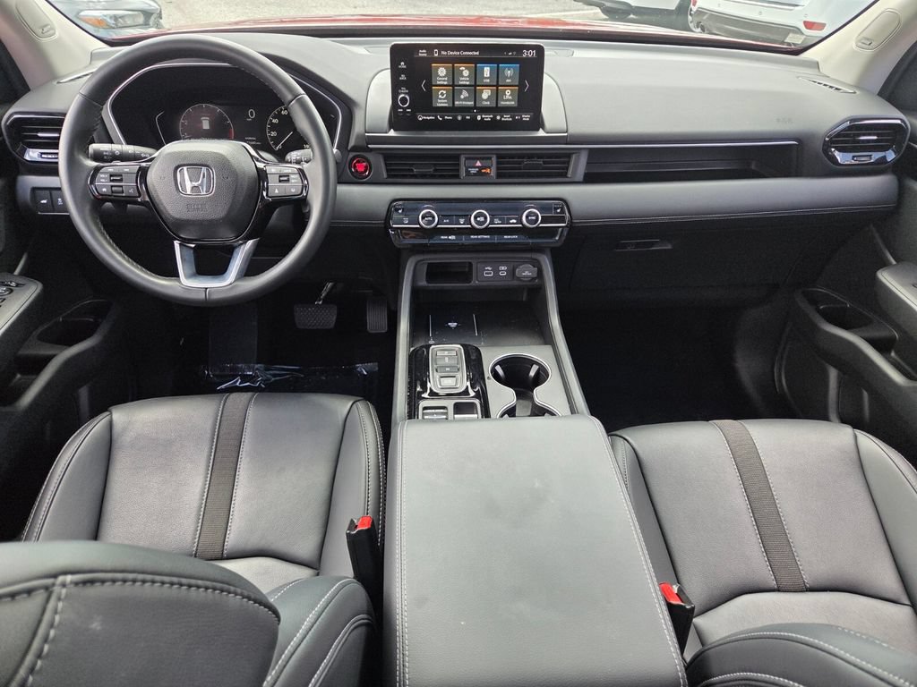 Certified 2025 Honda Pilot Touring image 13