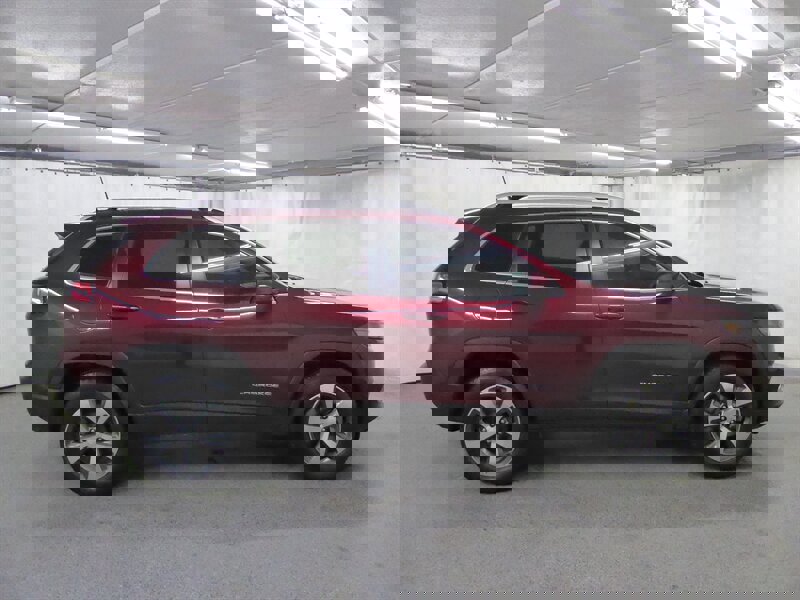 Used 2019 Jeep Cherokee Limited w/ Luxury Group image 8