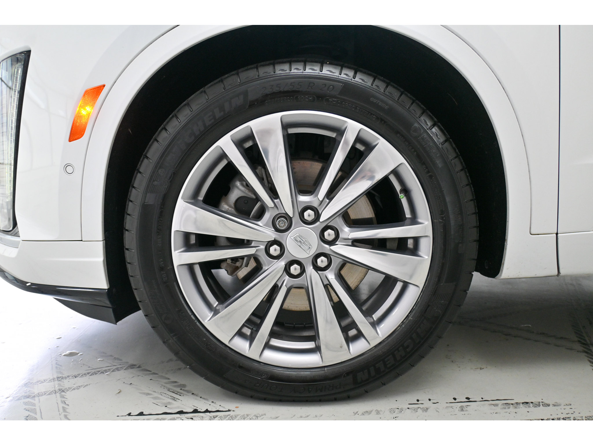 Certified 2023 Cadillac XT6 Premium Luxury w/ Technology Package AWD/4WD image 24