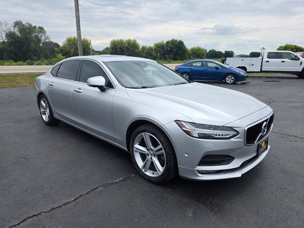 Used 2018 Volvo S90 T5 Momentum w/ Convenience Package FWD image 5