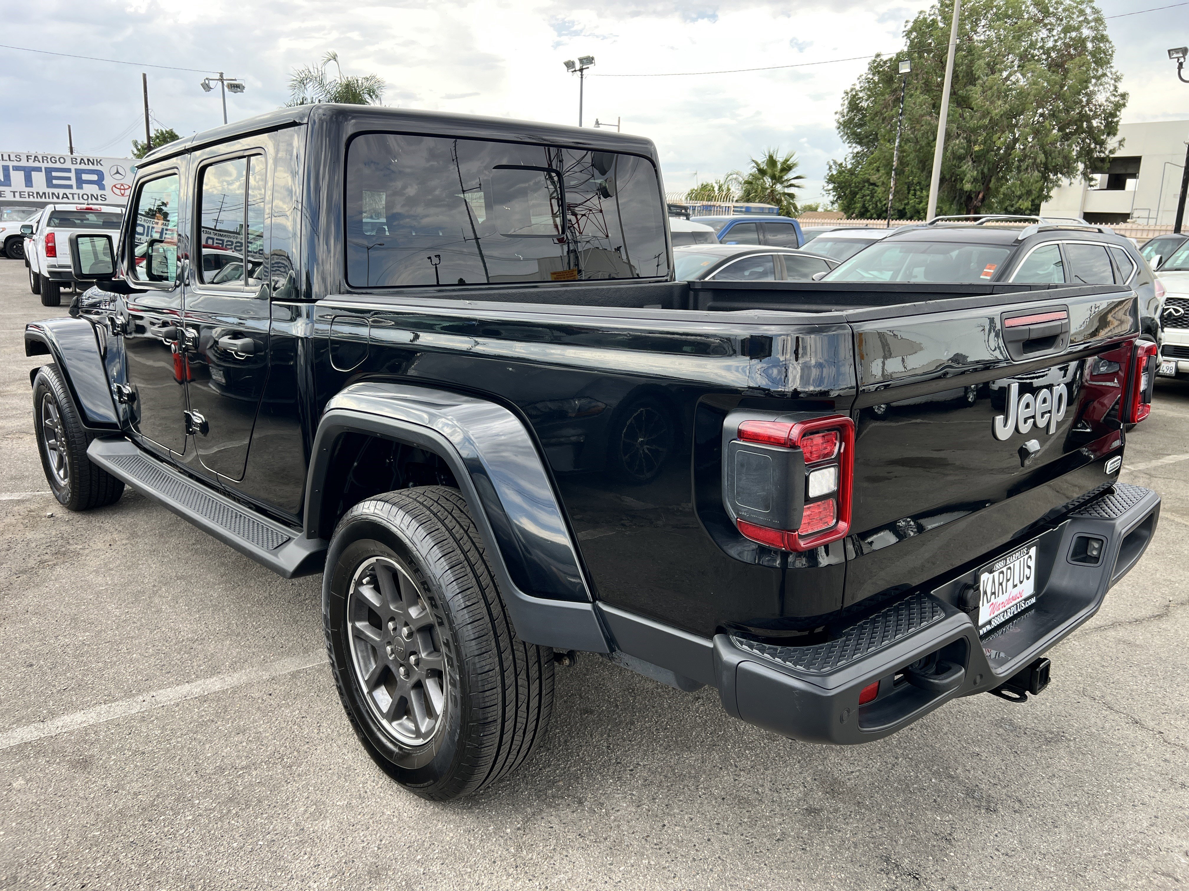 Used 2020 Jeep Gladiator Overland image 12