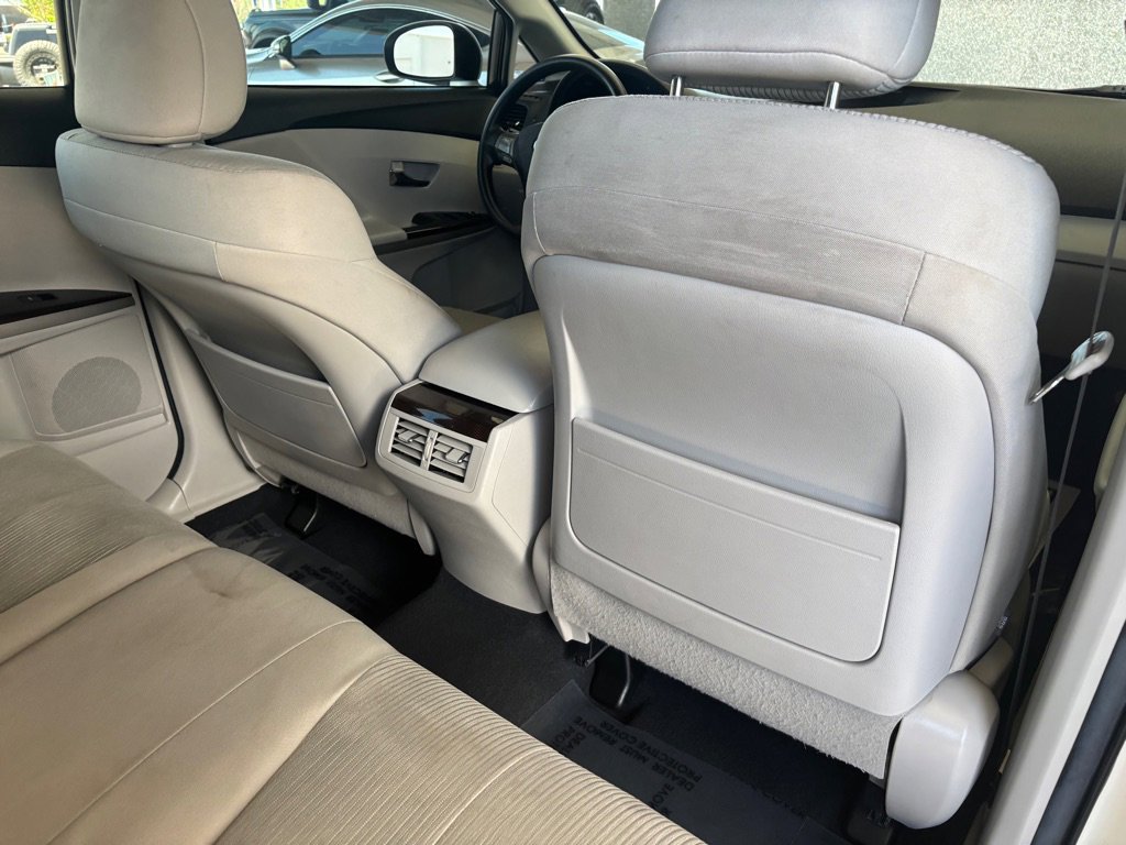 Used 2011 Toyota Venza FWD image 29