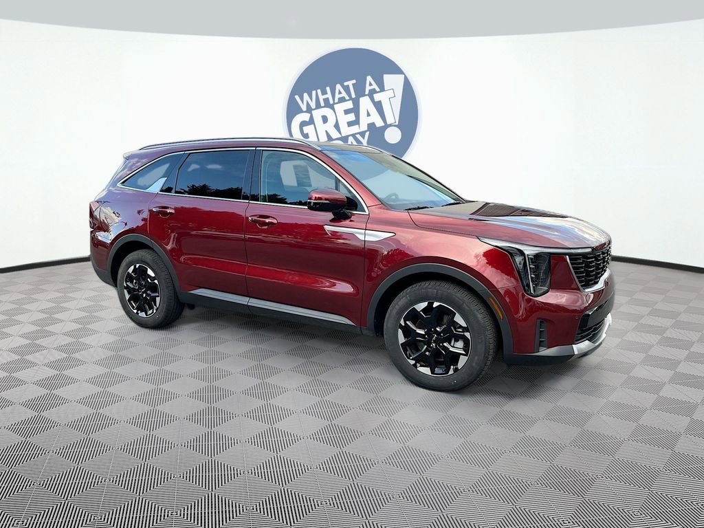 Certified 2025 Kia Sorento S w/ Panoramic Sunroof Package image 3