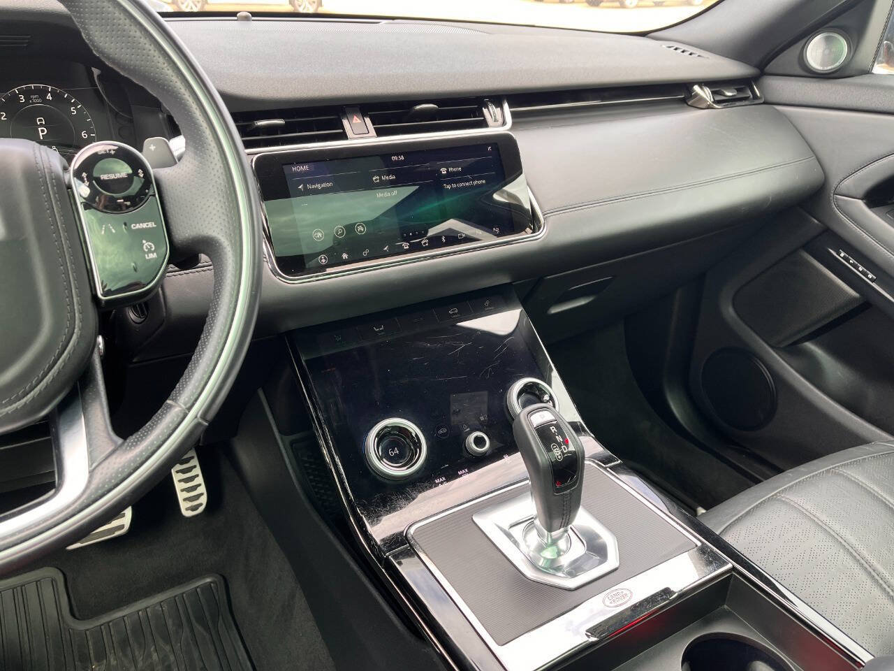 Used 2020 Land Rover Range Rover Evoque R-Dynamic HSE AWD/4WD image 12