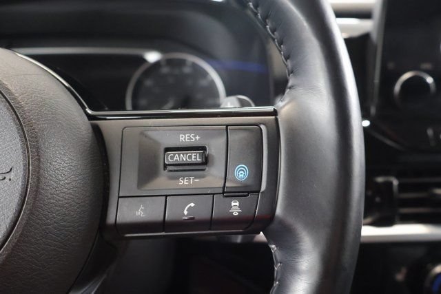 Used 2025 Nissan Pathfinder SL AWD/4WD image 16
