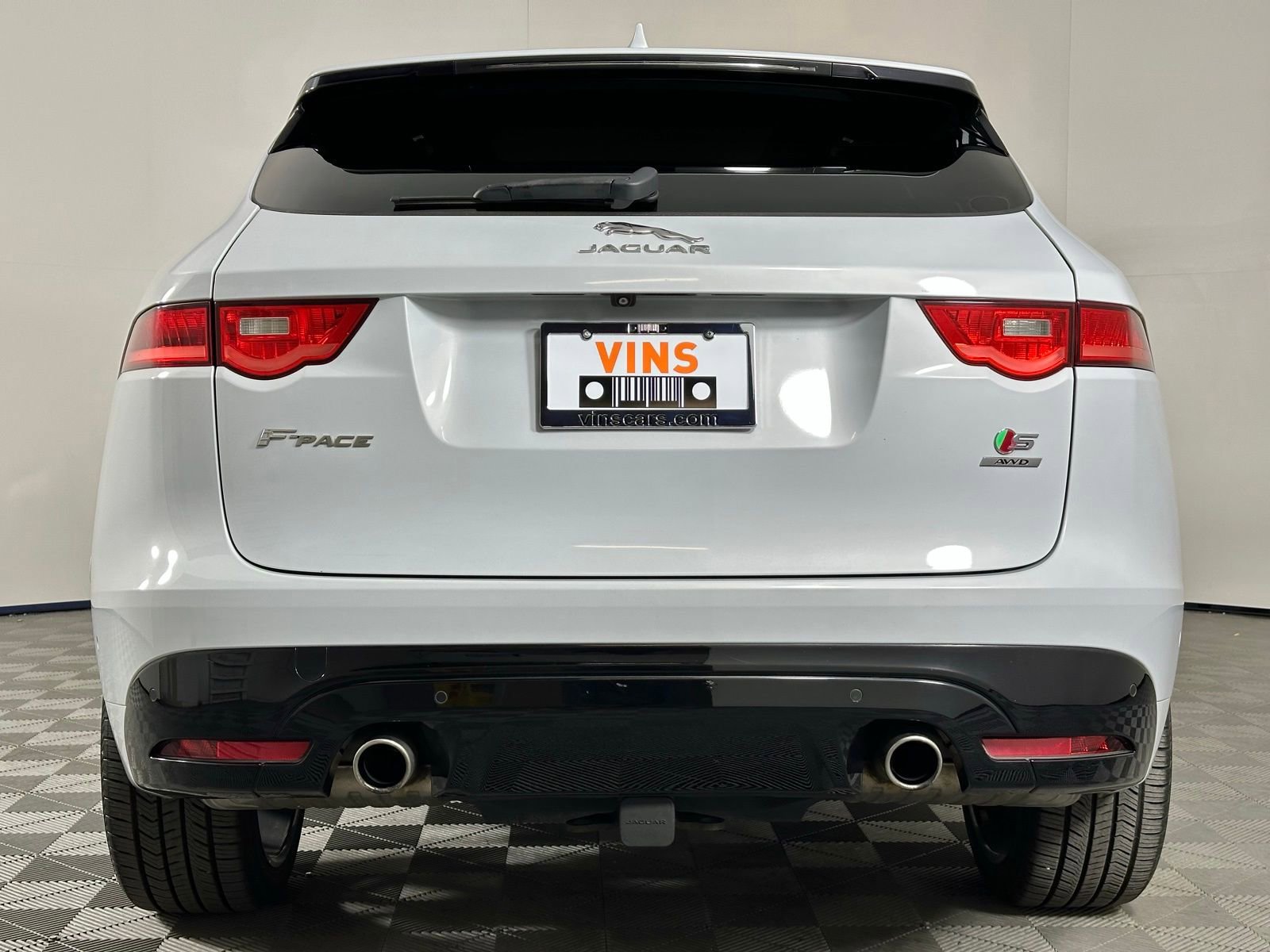 Used 2017 Jaguar F-PACE S image 29