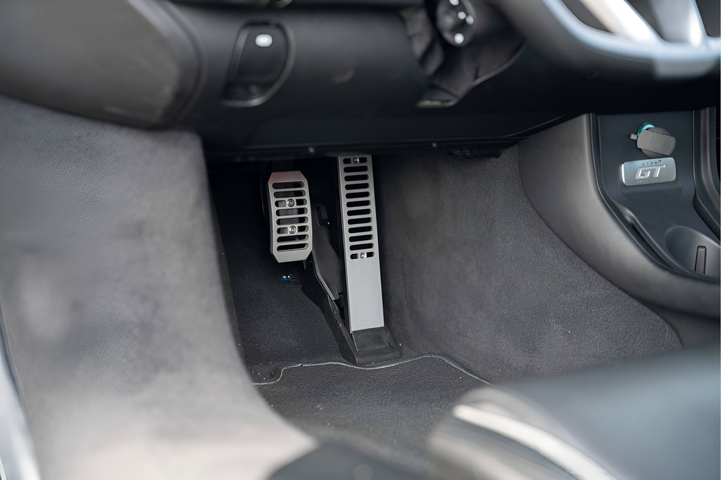Used 2023 McLaren GT RWD image 38