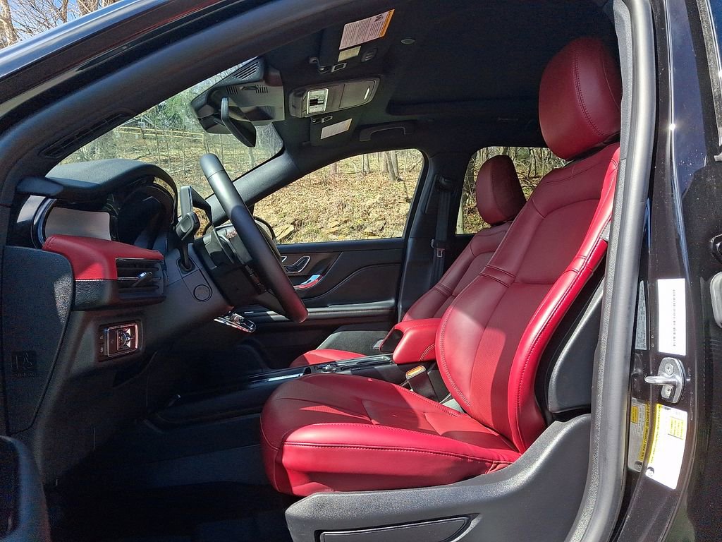 Used 2025 Lincoln Corsair Grand Touring w/ Equipment Group 301A image 13