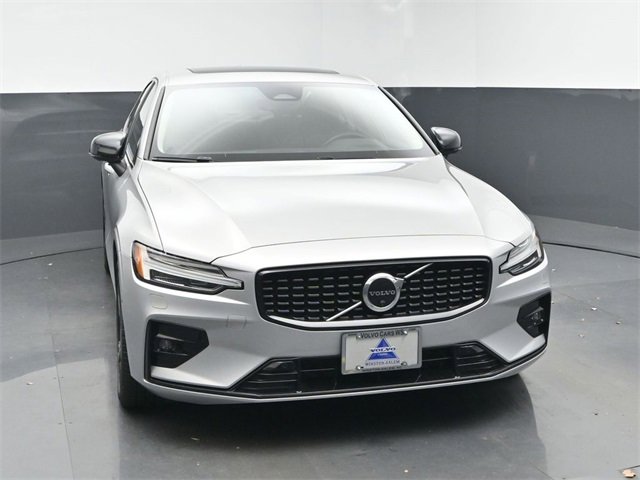Used 2023 Volvo S60 B5 Plus w/ Climate Package image 2