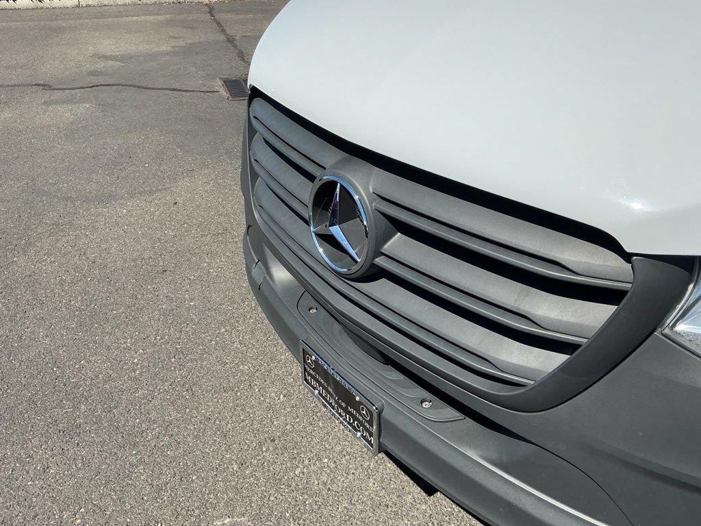 Used 2025 Mercedes-Benz Sprinter 4500 image 3