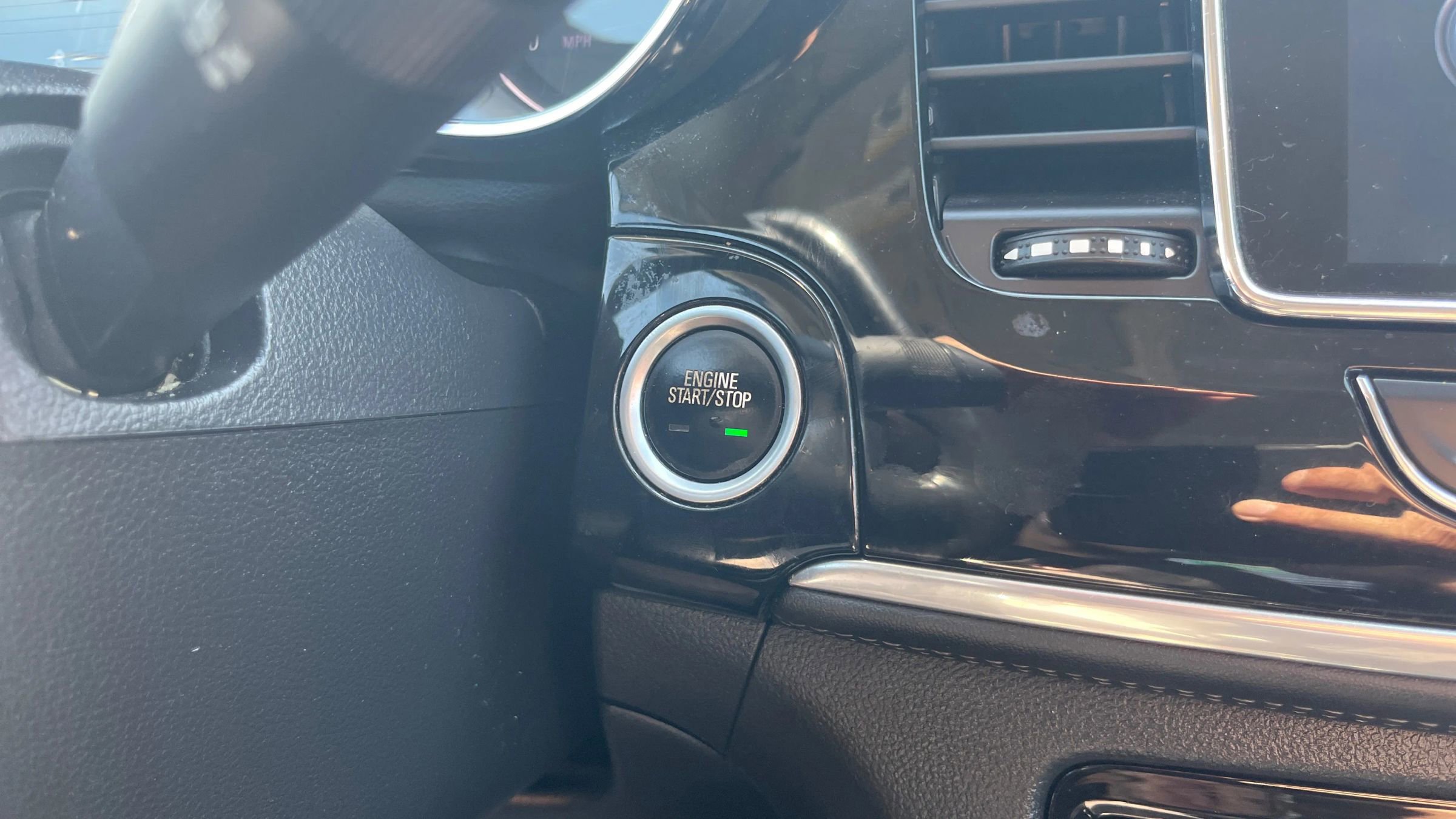 Used 2017 Buick Encore Sport Touring AWD/4WD image 25