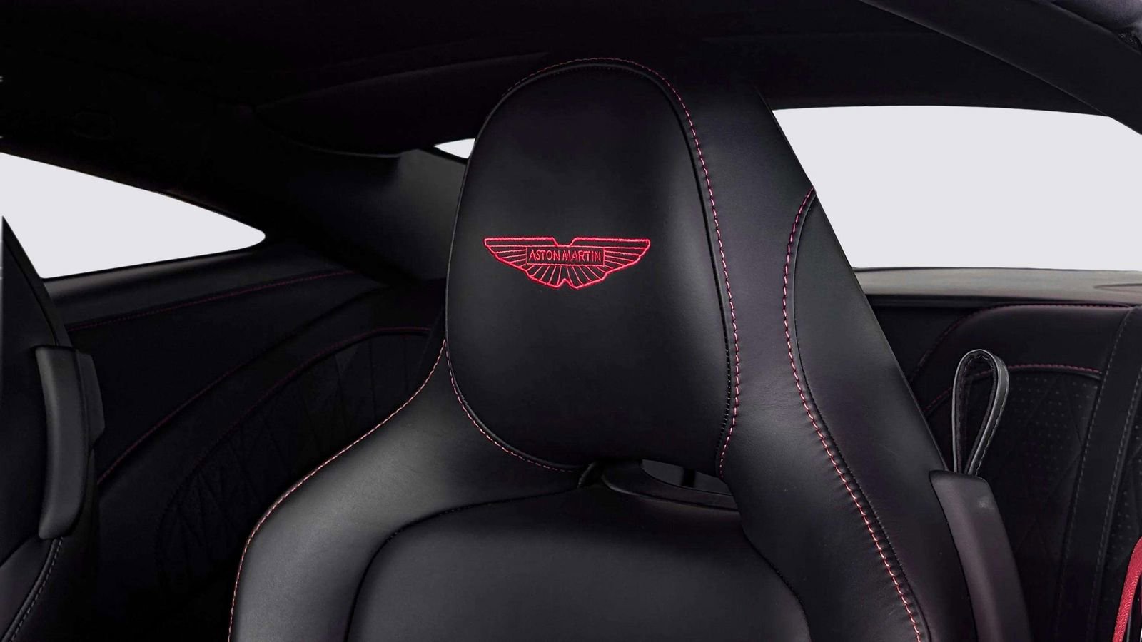 Used 2024 Aston Martin DB12 Coupe image 16