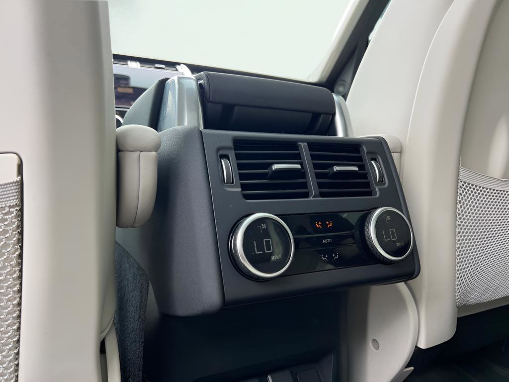 Used 2024 Land Rover Discovery S image 16