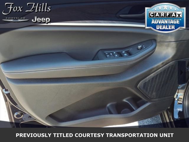 New 2025 Jeep Grand Cherokee Limited w/ Black Appearance Package image 13