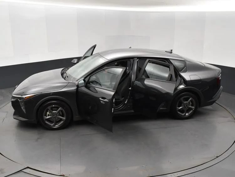 Used 2025 Kia K4 FWD image 7