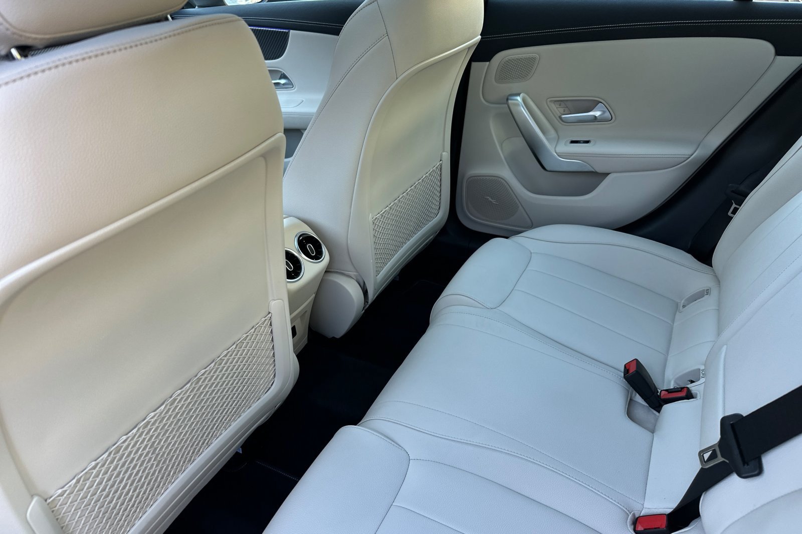 Used 2025 Mercedes-Benz CLA 250 image 11