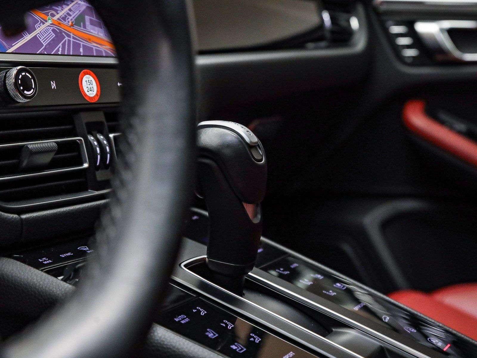 Used 2023 Porsche Macan image 28