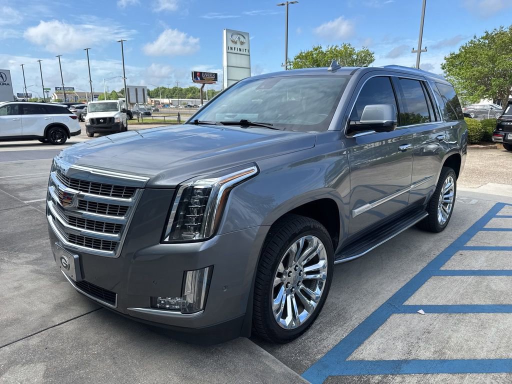 Used 2020 Cadillac Escalade Luxury w/ LPO, Radiant Package image 1
