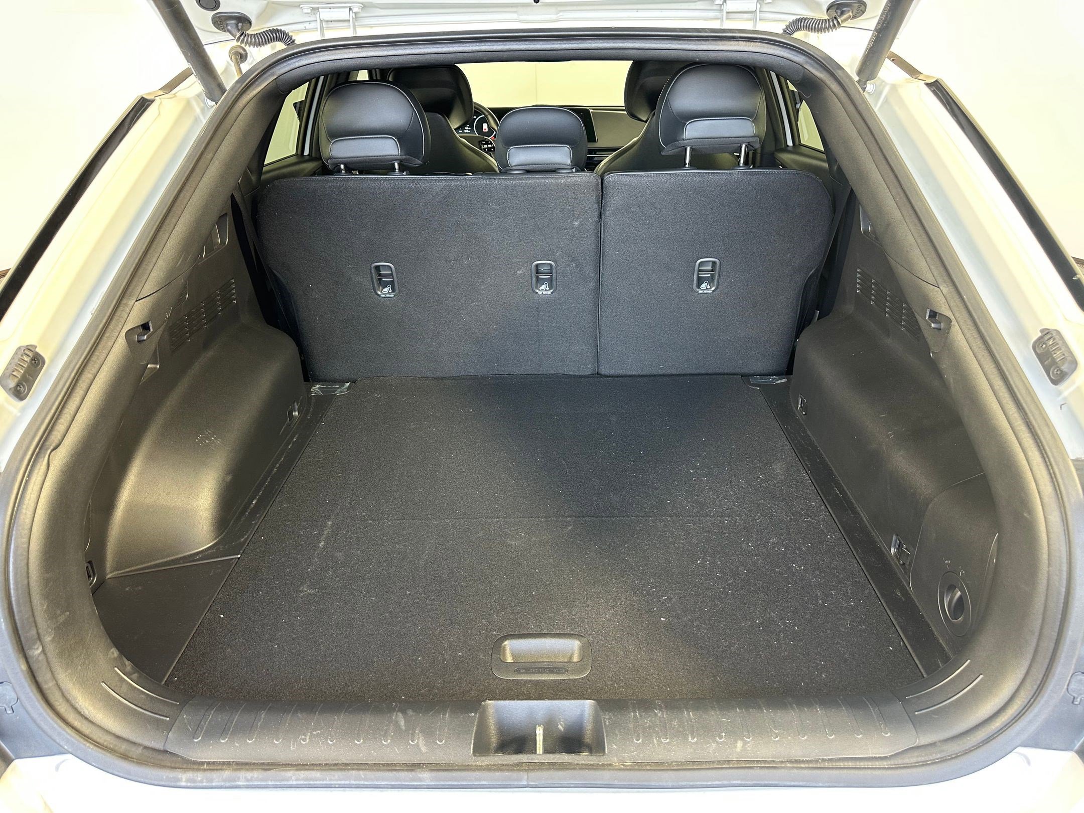 Used 2023 Kia EV6 GT-Line w/ GT-Line Suede Seat Package image 30