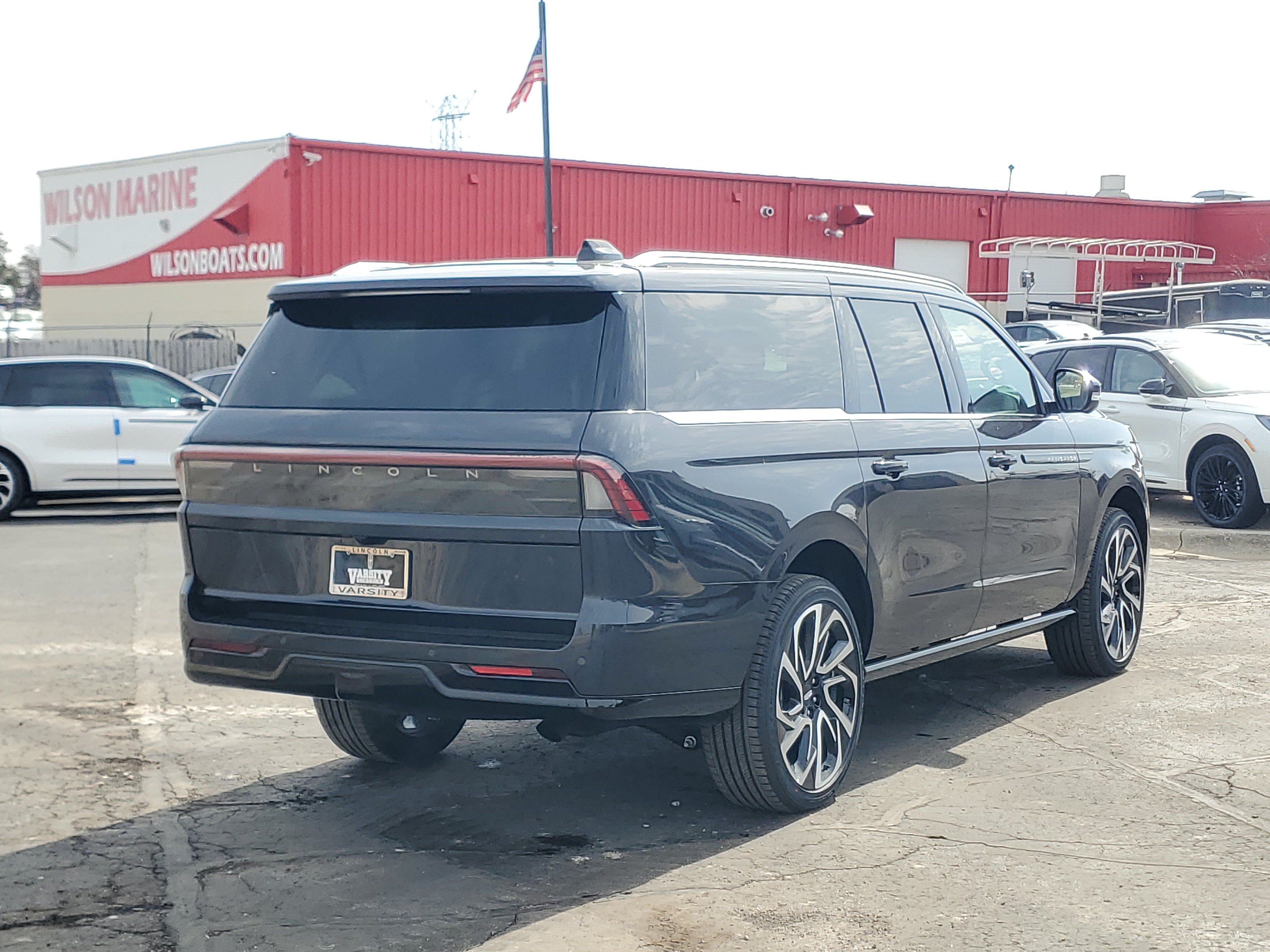 New 2026 Lincoln Navigator L Black Label AWD/4WD image 4