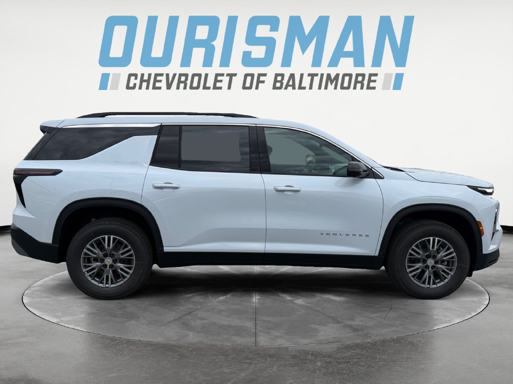 New 2027 Chevrolet Traverse LT w/ Driver Confidence Package FWD image 7