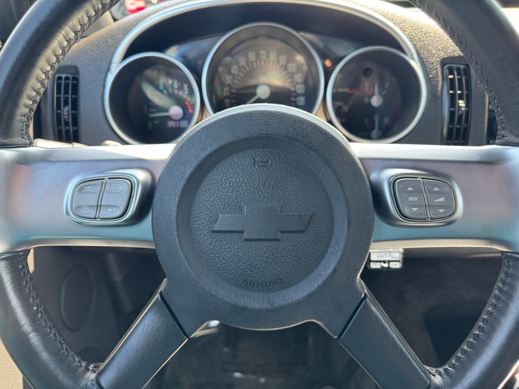 Used 2003 Chevrolet SSR w/ Preferred Equipment Group RWD image 22