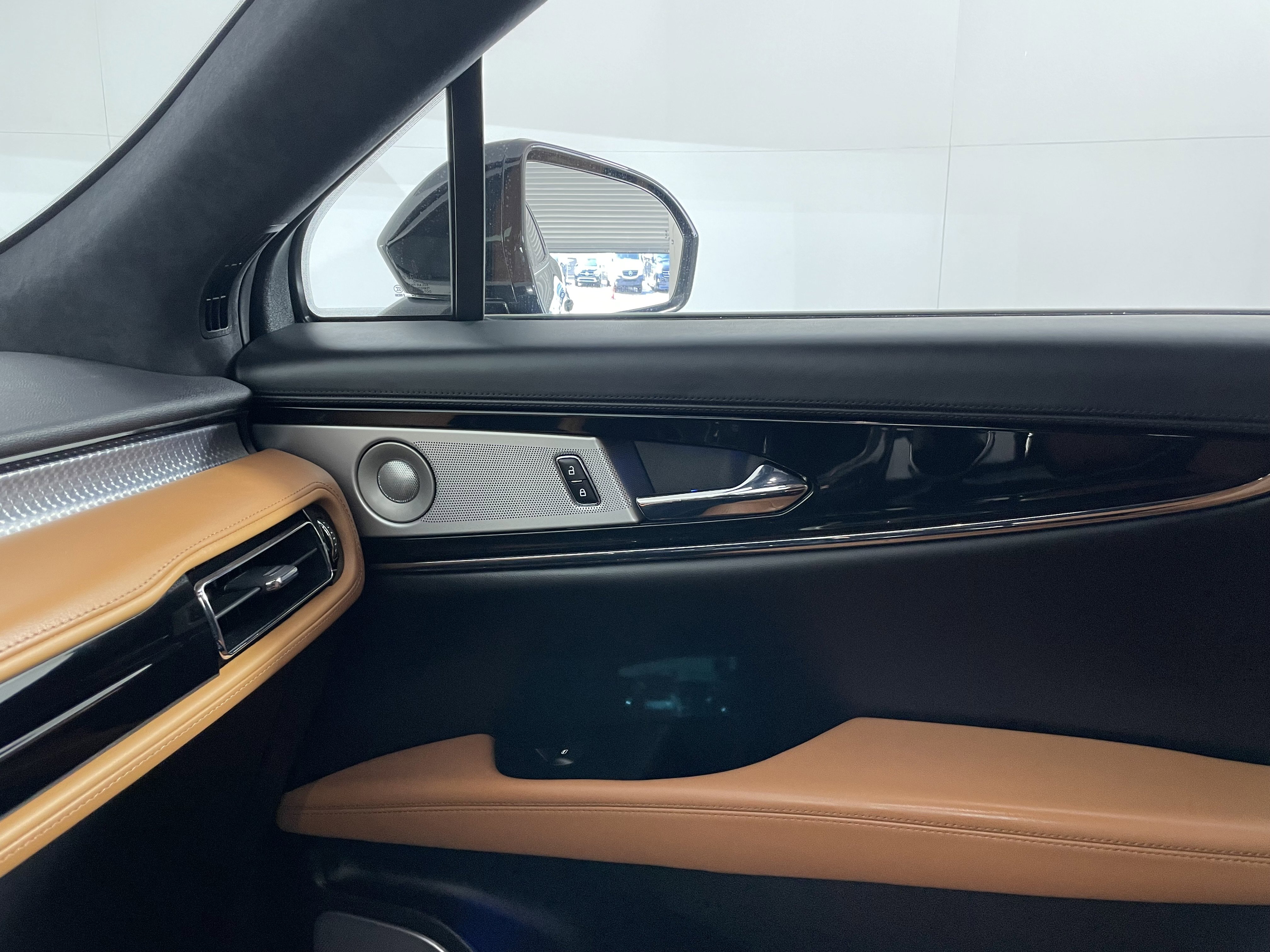 Used 2023 Lincoln Nautilus Black Label w/ Class II Trailer Tow Package image 12