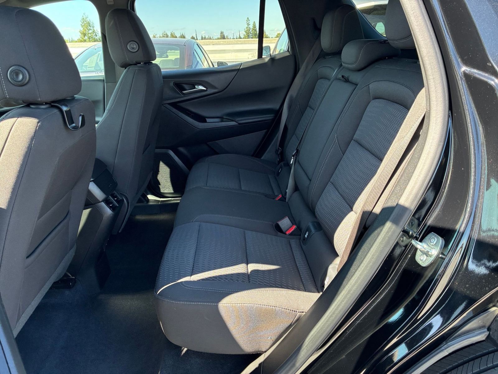 Used 2025 Chevrolet Equinox LT image 27