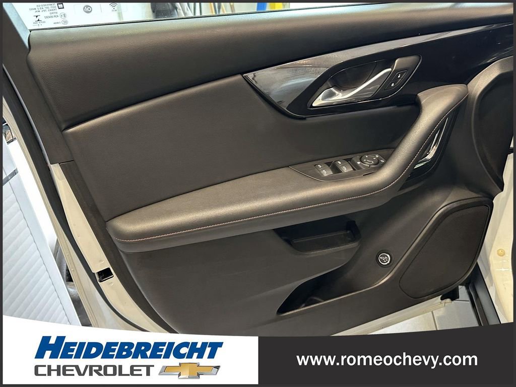 Certified 2019 Chevrolet Blazer RS w/ Sun and Wheels Package image 17