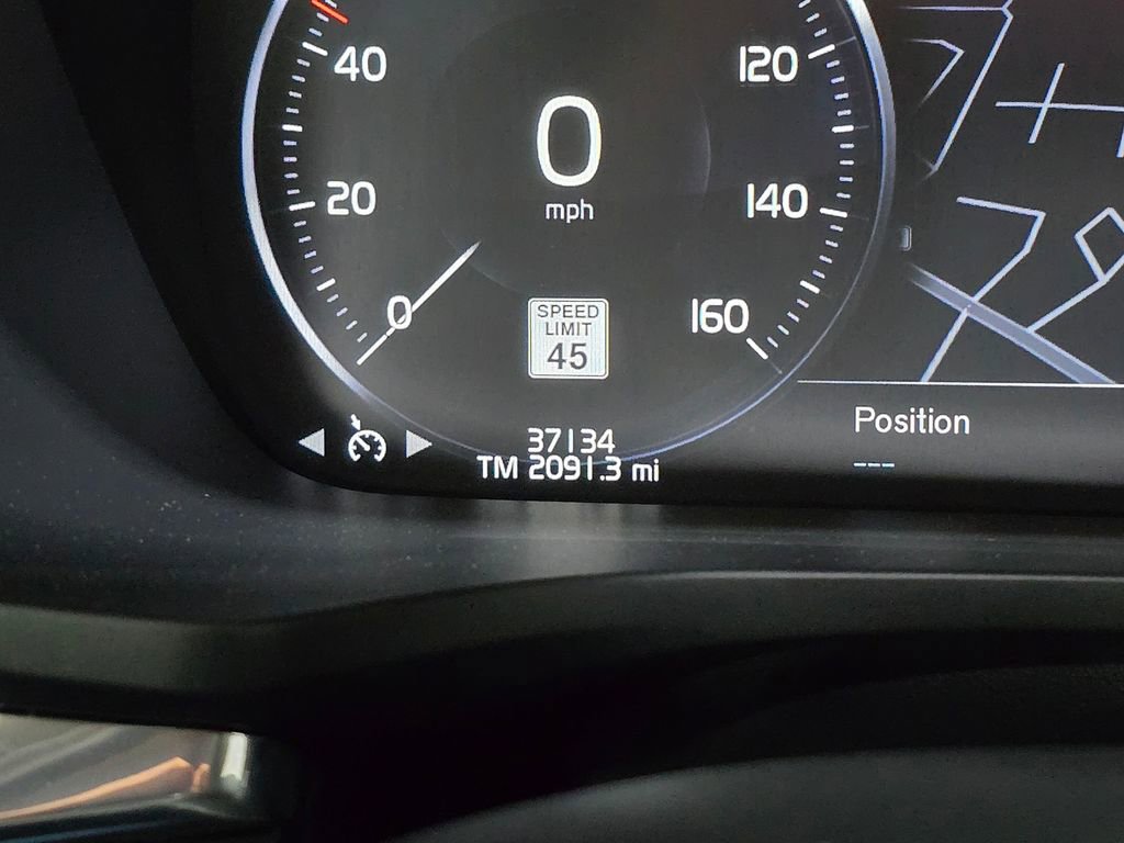 Used 2021 Volvo S60 T6 Momentum w/ Premium Package image 30