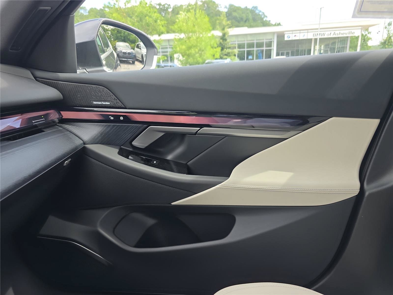 New 2027 BMW i5 xDrive40 AWD/4WD image 23